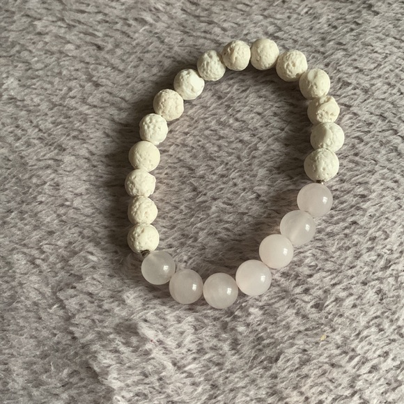 Lava rock and Rose quartz beaded Bracelet - Picture 2 of 4